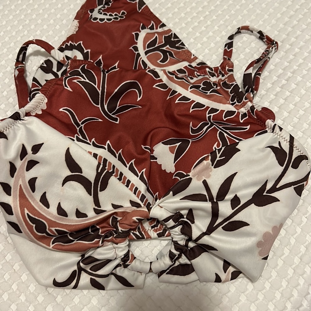 Swimsuit - Picture 2 of 3